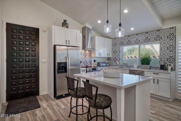 Property Photo: 5519 N 71st Place AZ 85253