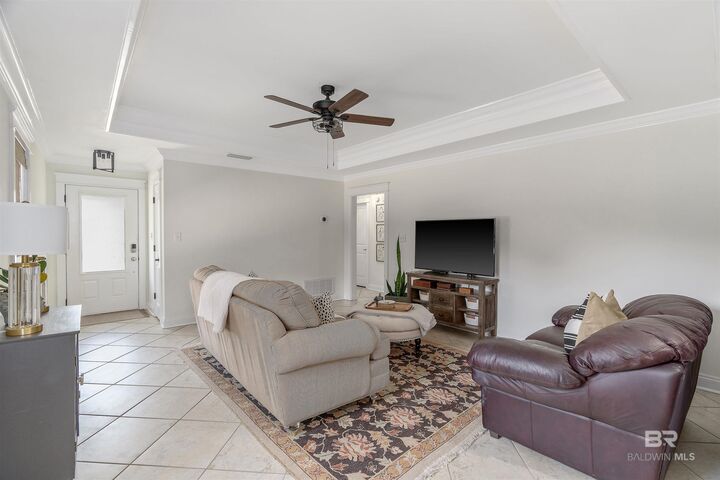 Property Photo: 14 Breydon Court AL 36608