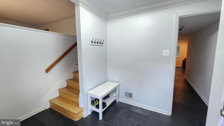 Property Photo:  7120 Hadlow Court  VA 22152 
