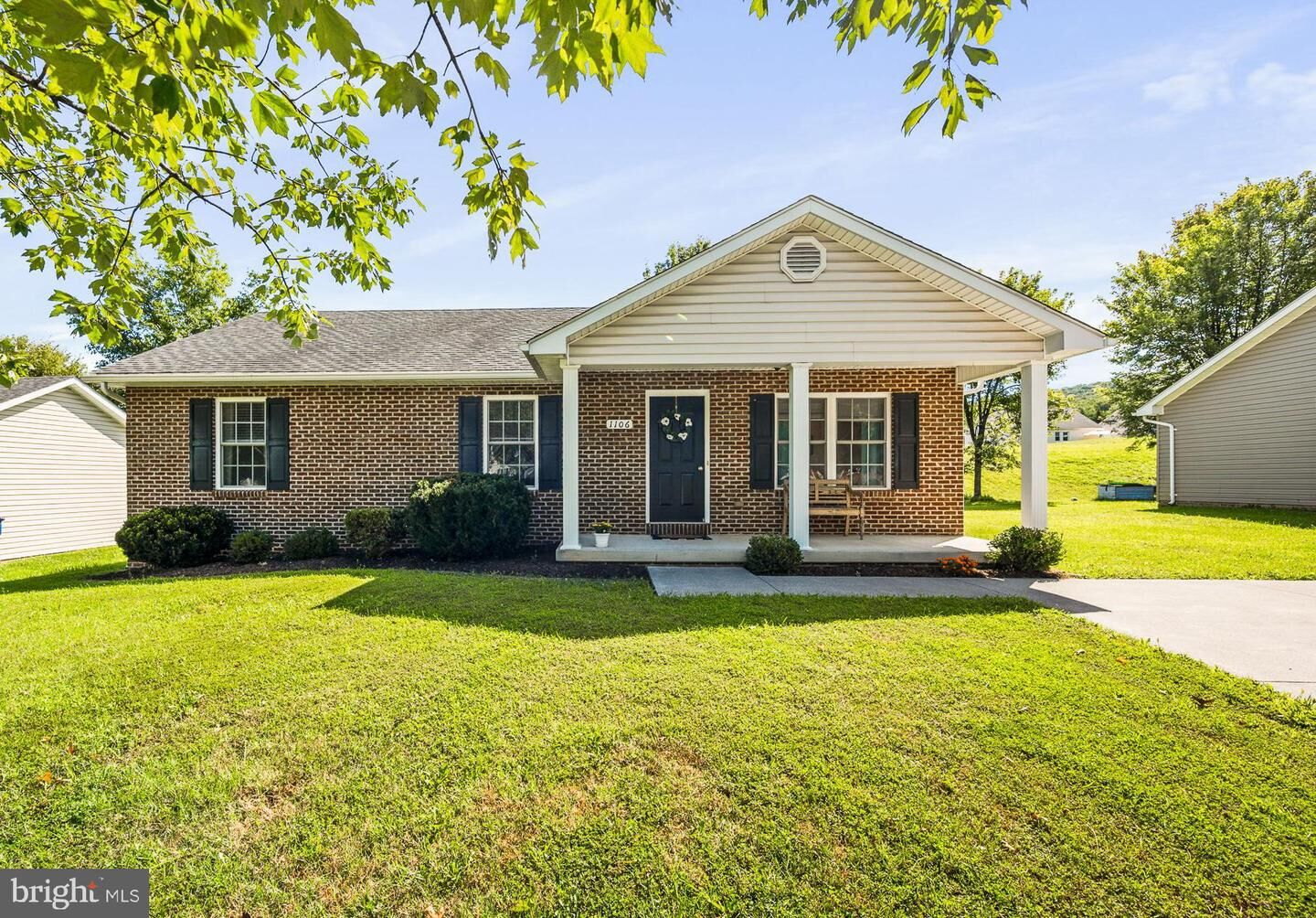 Property Photo: 1106 Ashby Street VA 22630
