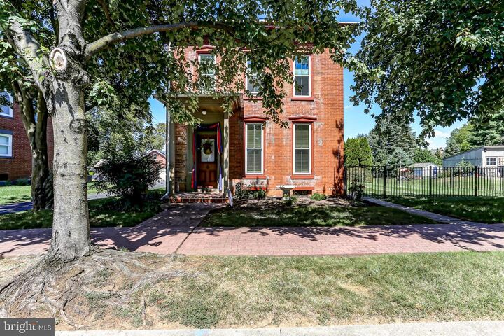 11 W High Street  Maytown PA 17550 photo