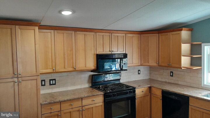 Property Photo: 14 Red Cliff Village Lane PA 18972