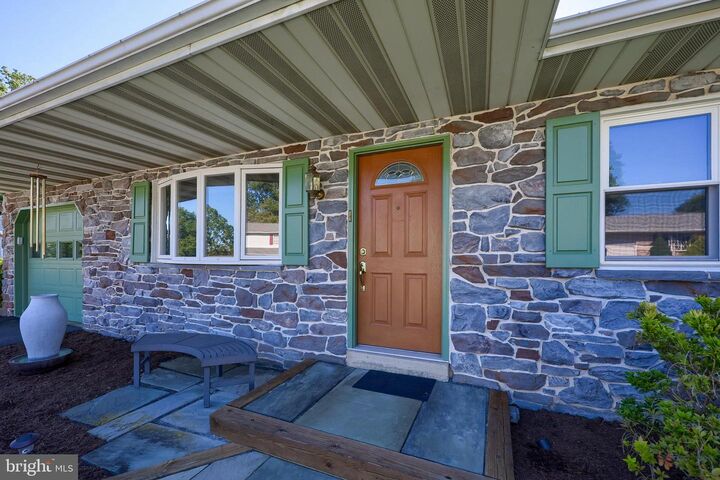 Property Photo: 207 Brookline Road PA 17603