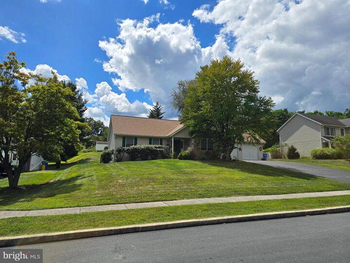 Property Photo: 452 Elder Trl PA 17070