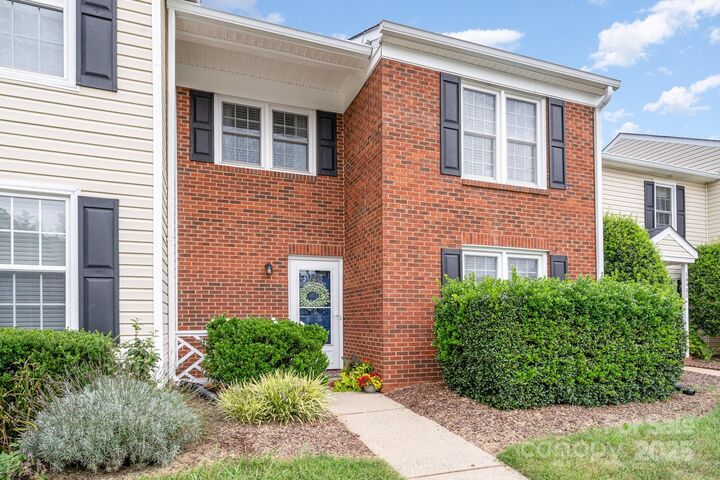 Property Photo:  10929 Winterbourne Court  NC 28277 