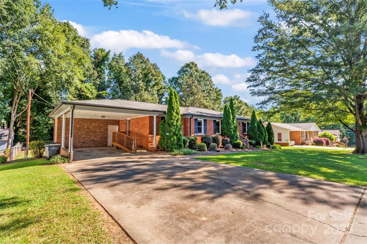 Property Photo: 331 Windy Rush Road NC 28081