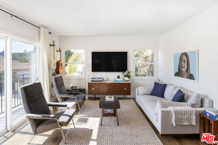 Property Photo: 4004 W Avenue 42 CA 90065