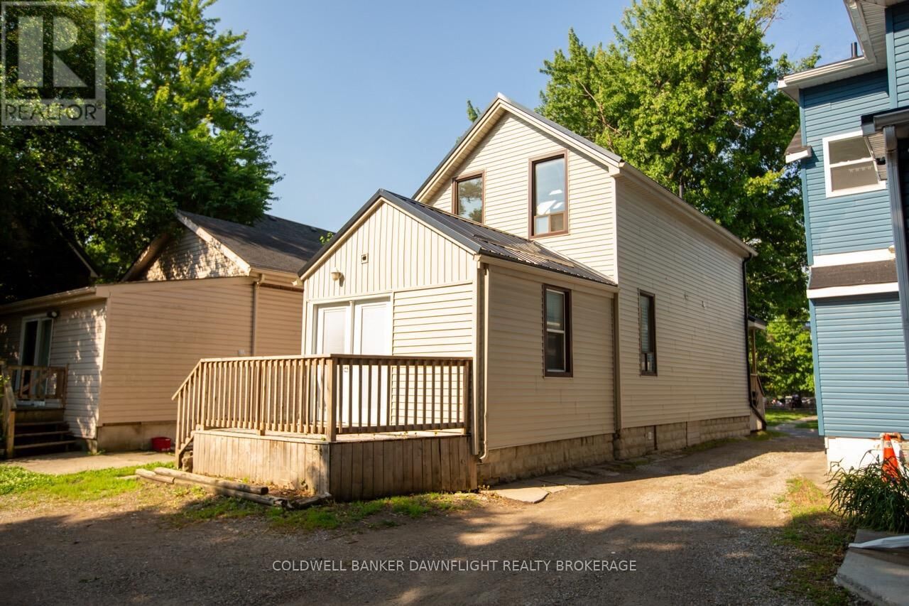 Property Photo: 458 Adelaide Street North ON N6B 3H9