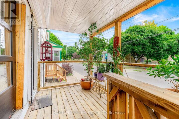 Property Photo:  116 Water Street West  ON K6V 3L9 