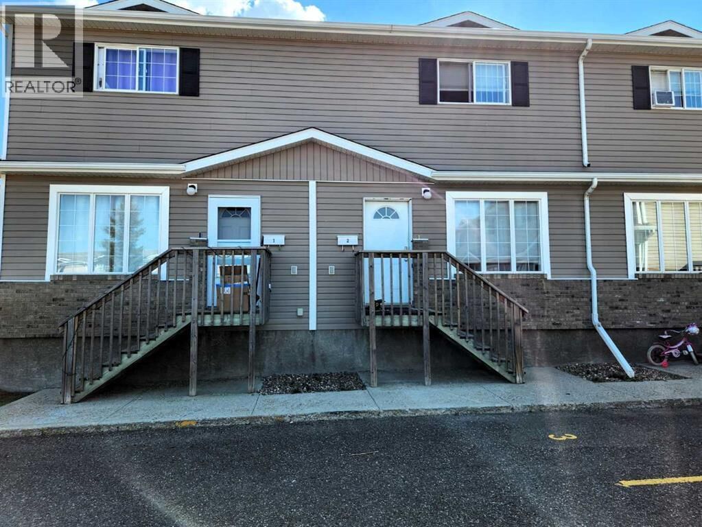Property Photo: 4728 18 Street SK S9V 1M9