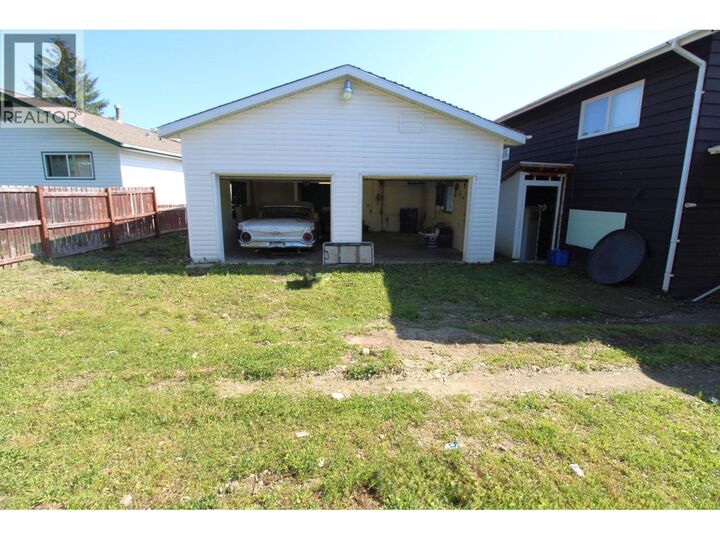 Property Photo: 3 Mugaha Place BC V0J 2C0