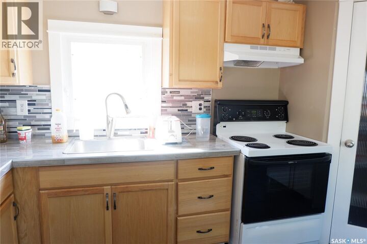 Property Photo: 123 3rd Street W SK S0H 2K0