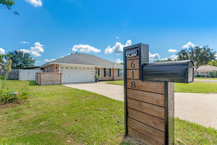 Property Photo: 618 Risen Star Drive FL 32539