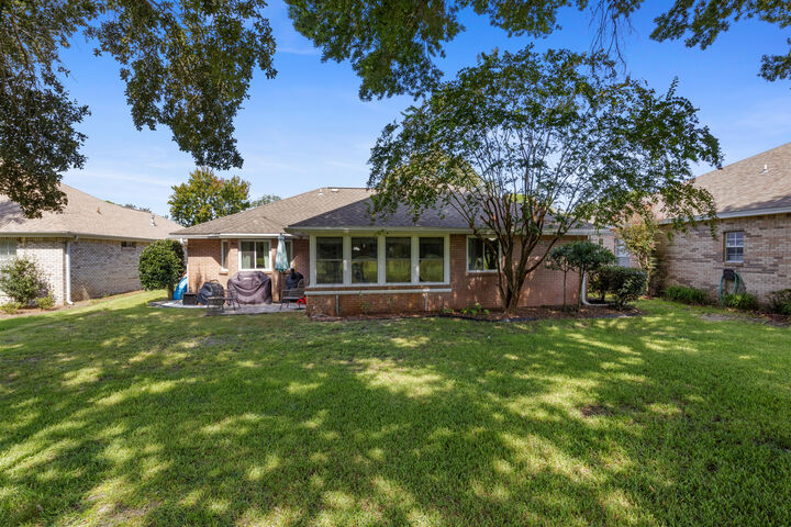 Property Photo:  915 Shalimar Point Drive  FL 32579 