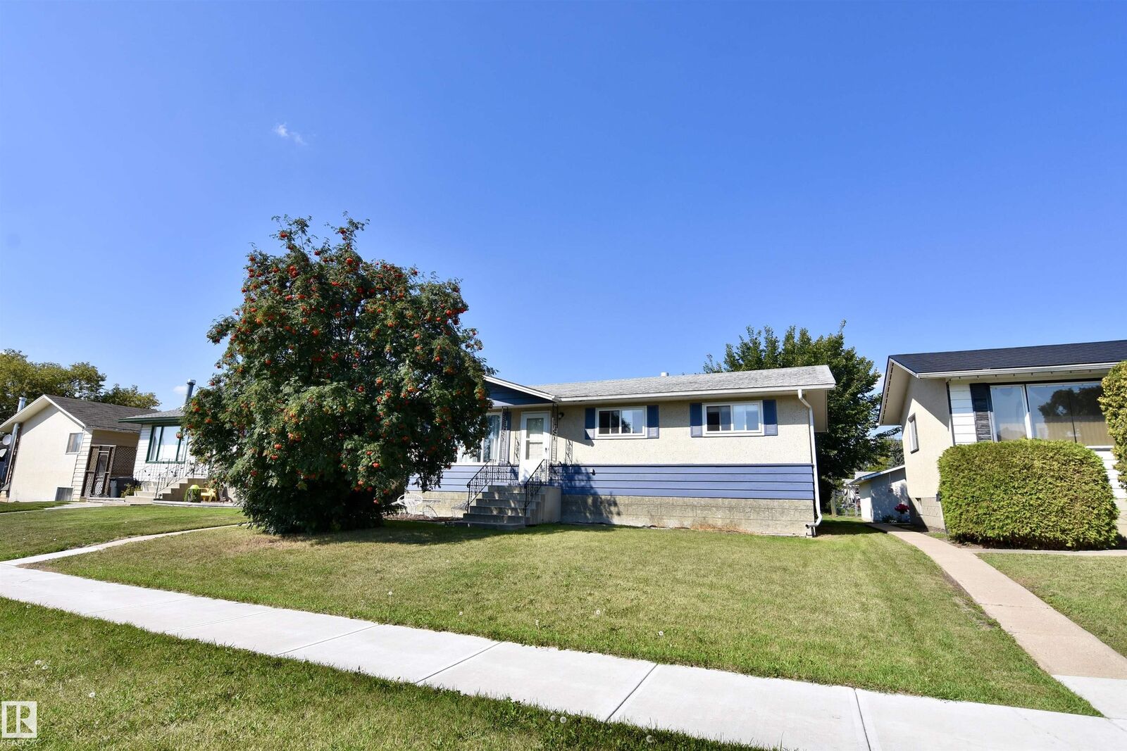 Property Photo: 4930 44 Avenue AB T0A 3A4