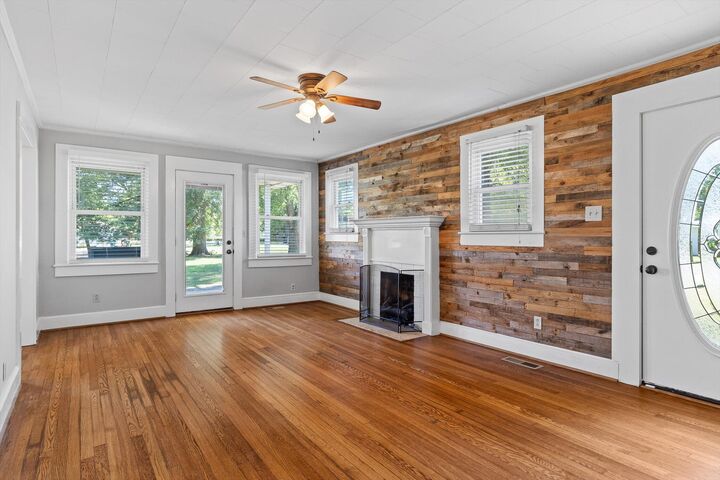 Property Photo: 316 Hodges Street Street AL 35768