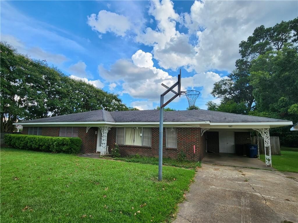 Property Photo:  107 Bienville Street  LA 71457 