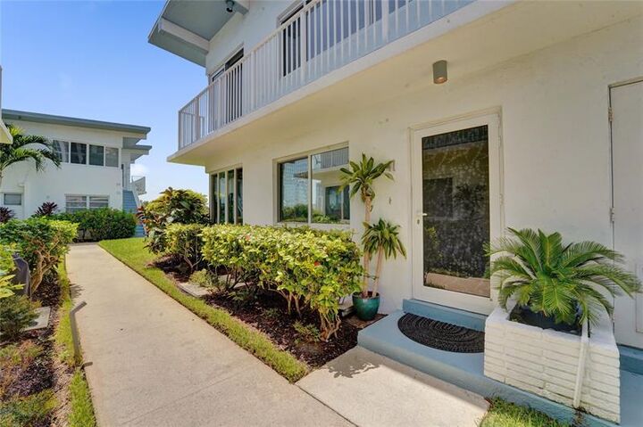 Property Photo: 425 Bayshore Dr 41 FL 33304