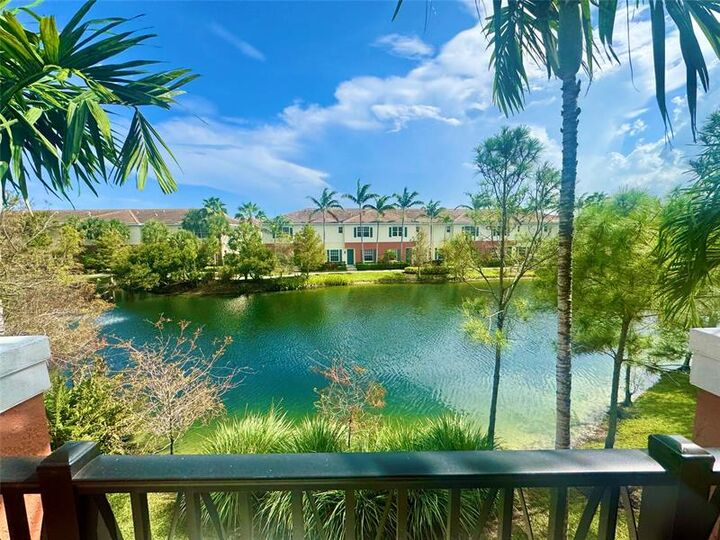 Property Photo:  168 SW 6th Ct 168  FL 33060 