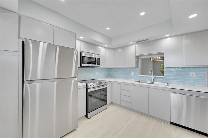 Property Photo: 2004 Granada Dr B4 FL 33066