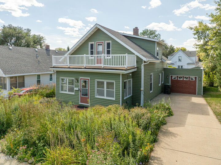 209 9th Avenue NW  Mandan ND 58554 photo