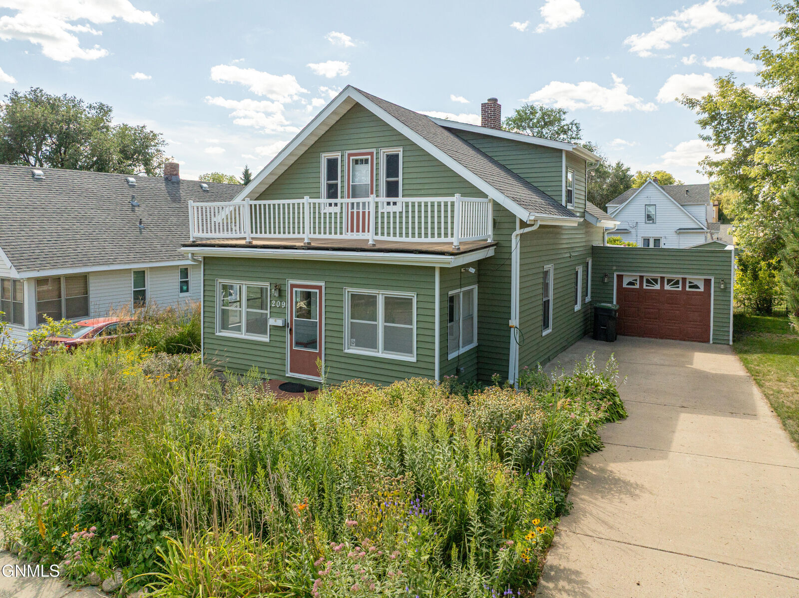 Property Photo: 209 9th Avenue NW ND 58554