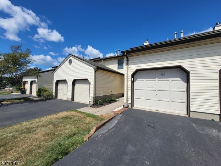405 Willow Ct  Raritan Twp. NJ 08822 photo