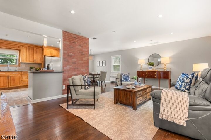 Property Photo: 4 Rosemont Ct NJ 07052