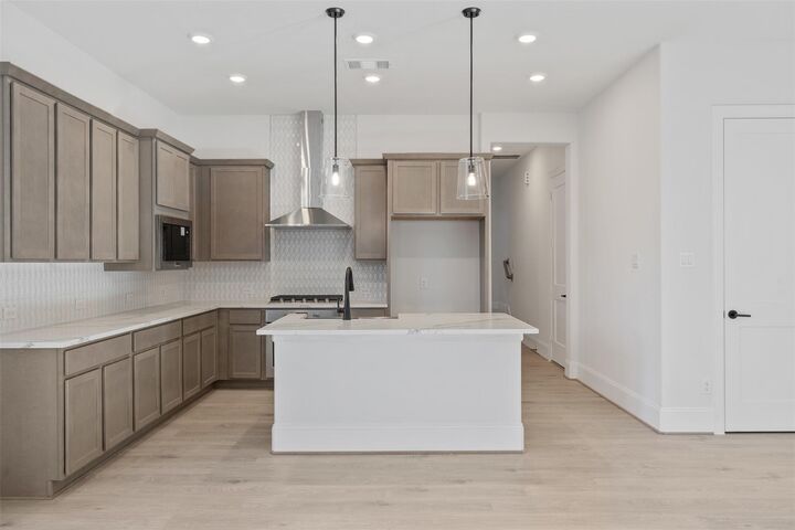 Property Photo:  12035 Royal Oaks Run Drive  TX 77082 