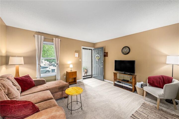 Property Photo: 8652 N Chatham Avenue MO 64154