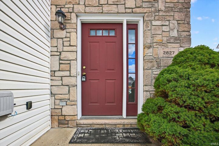 Property Photo: 2627 E Oaklawn Court IN 47401
