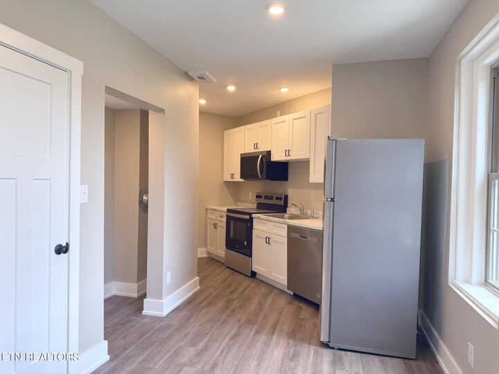 Property Photo: 3328 N Broadway TN 37917