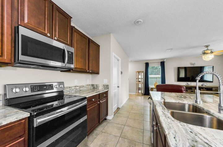 Property Photo:  17045 Yellow Pine Street  FL 33598 