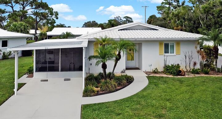 Property Photo: 214 Fair Winds Drive 214 FL 34275