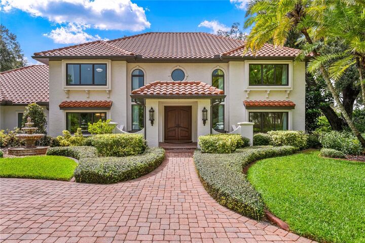 Property Photo:  16406 Zurraquin De Avila  FL 33613 