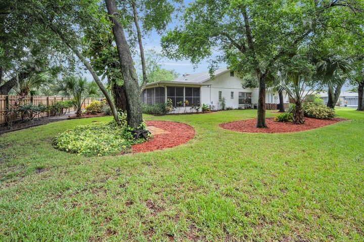 Property Photo:  10506 Mira Vista Drive  FL 34668 