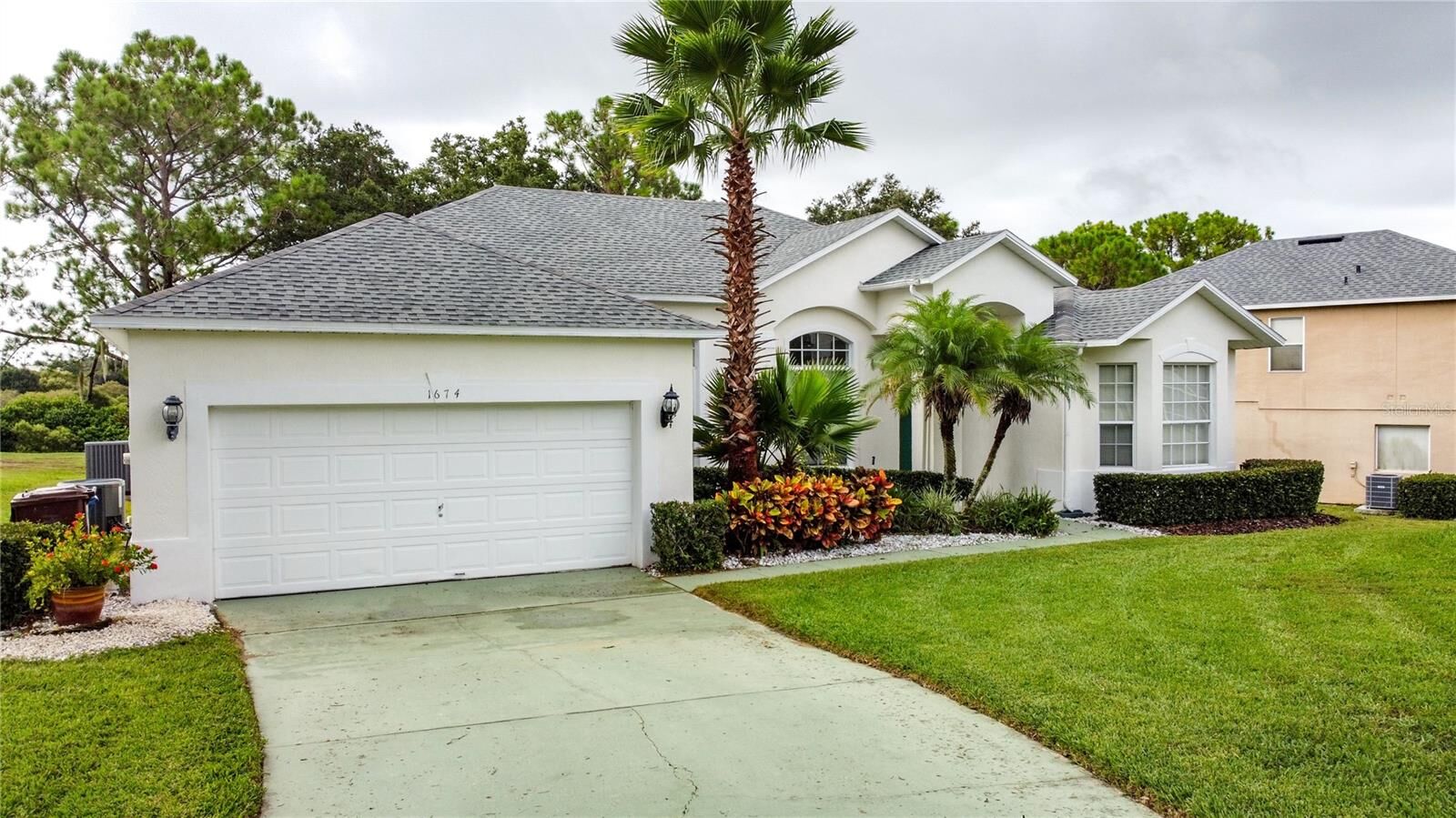 Property Photo: 1674 Waterview Loop FL 33844