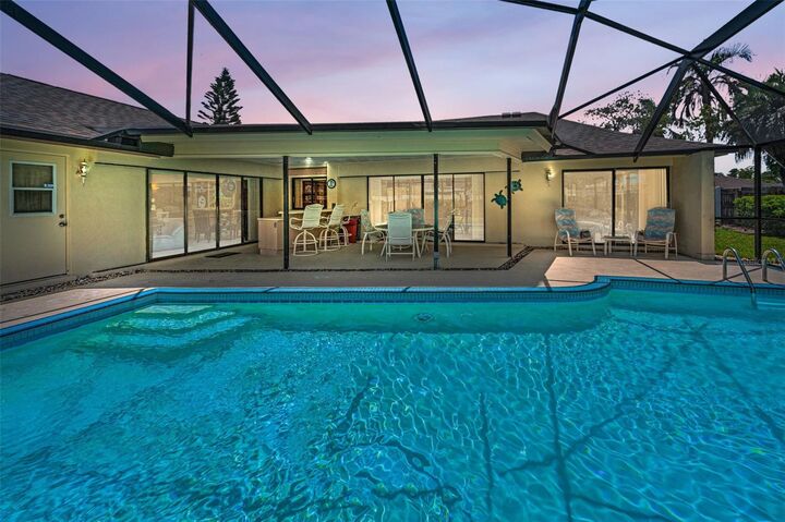 Property Photo: 3105 Wesson Way FL 33618