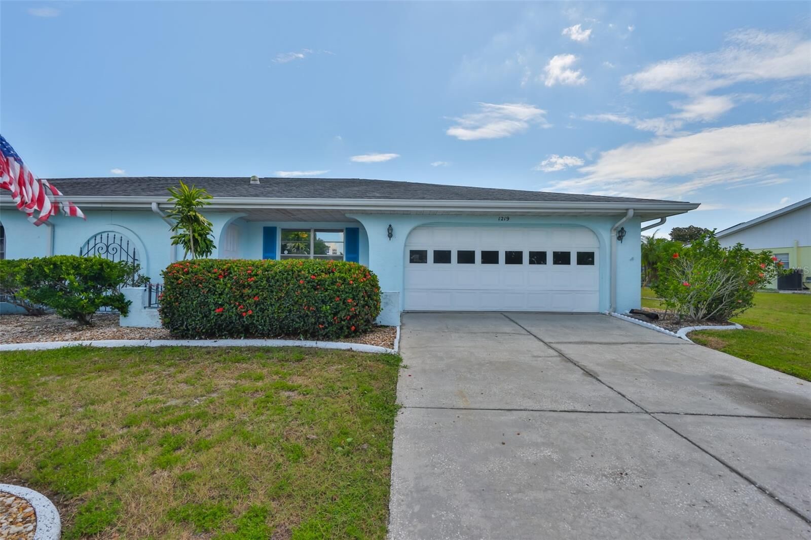 Property Photo:  1219 Wild Feather Lane  FL 33573 