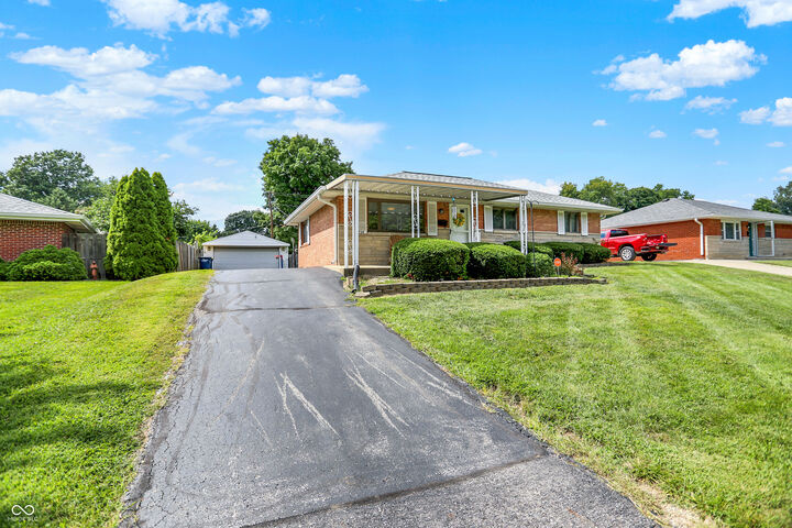 Property Photo: 734 S 4th Avenue IN 46107