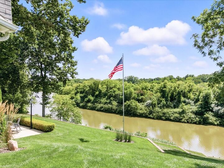 Property Photo: 4405 North River Road MI 48059