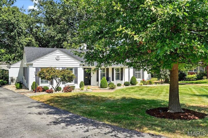 Property Photo: 18 Homewood Drive MO 63122