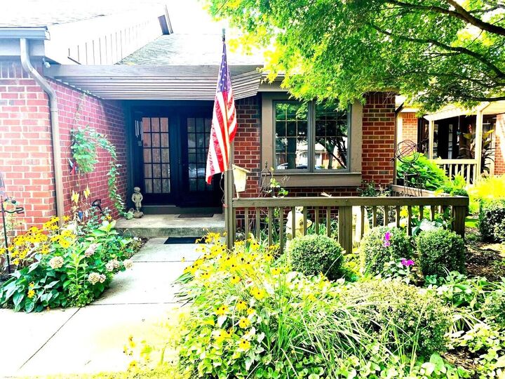 1335 Suncrest Drive NE  Grand Rapids MI 49525 photo