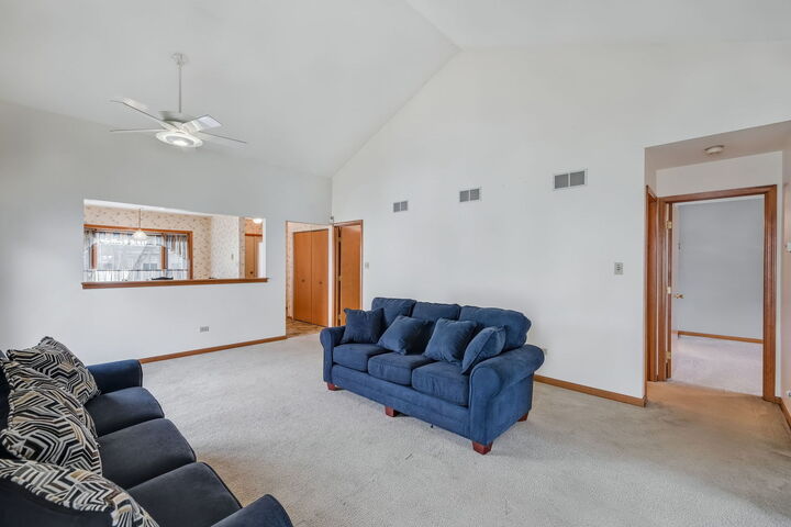 Property Photo:  745 Big Timber Drive  IL 60431 