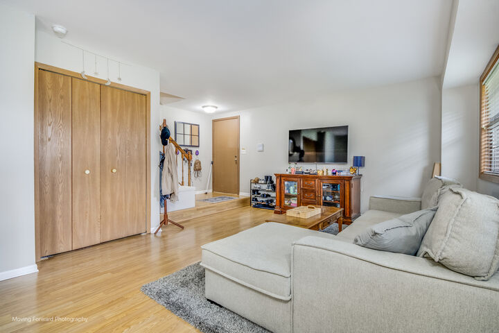 Property Photo:  1490 W Jefferson Avenue B  IL 60540 