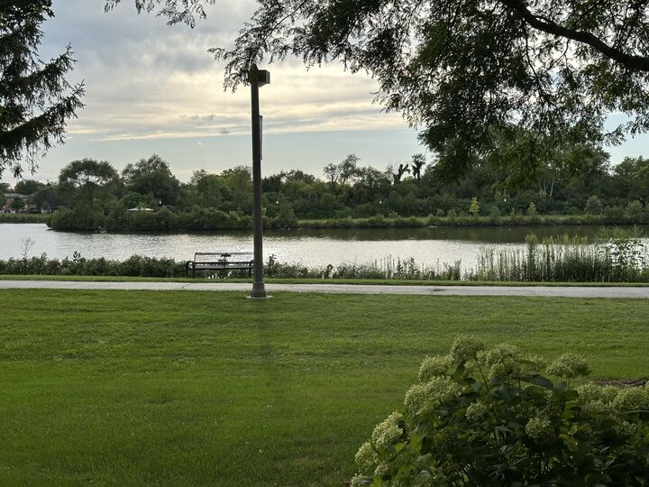 Property Photo:  1304 N Streamwood Lane 309  IL 60061 