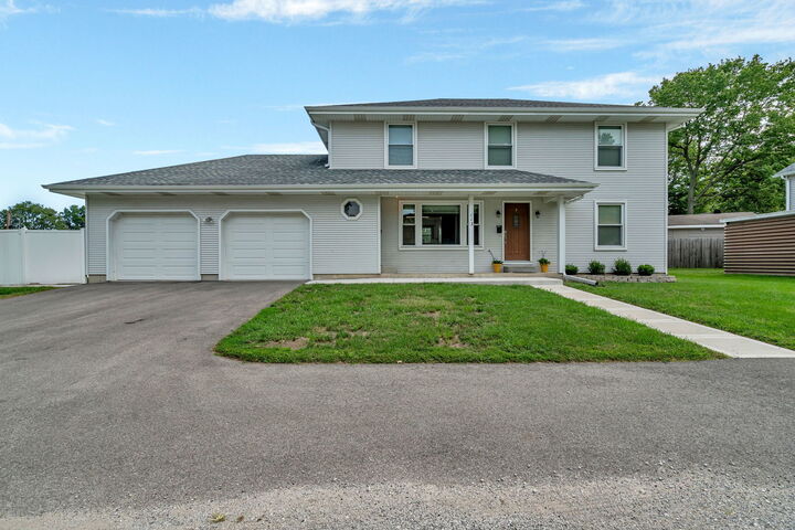 Property Photo:  113 S Washington Street  IL 60481 