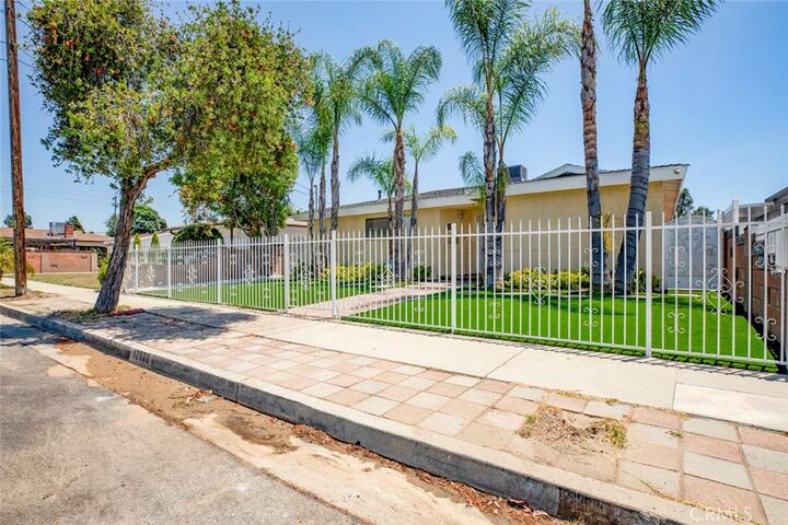 Property Photo: 12922 Strathern Street CA 91605