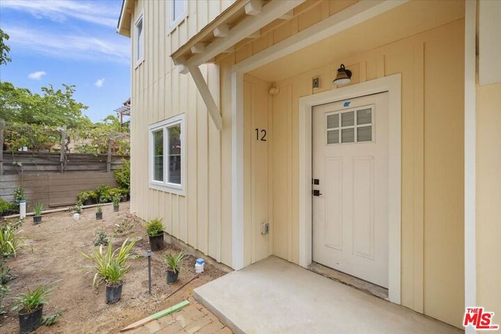 Property Photo: 1317 Punta Gorda 6 CA 93103