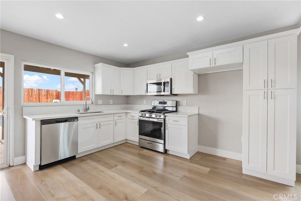 Property Photo: 44014 Raysack Avenue CA 93535